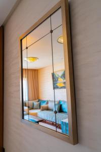 Modern 2BR, Pool Access, Fast Wi-Fi