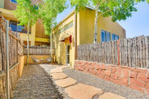 Modern Santa Fe Desert Loft with Fireplace!