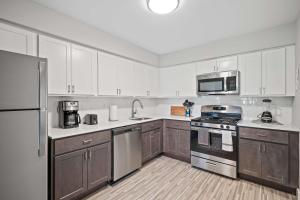 Bright & Airy Urban Unit Walk to Everything