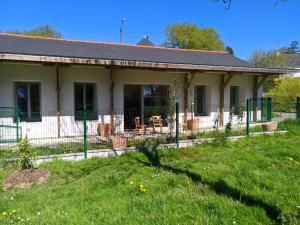 B&B / Chambres d'hotes Au fil de l-eau - Sur la rive de pont Miny : photos des chambres