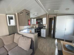 Lovely 6 Berth Caravan At Ty Mawr Holiday Park, North Wales Ref 86004K