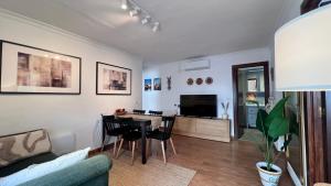 Cozy Historical Andalusian 3BR House Peachy Stays