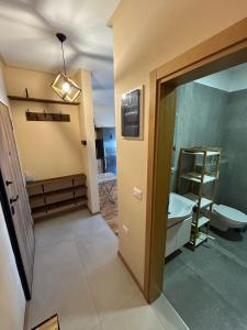 Sun & Sand - Long Beach Apartment