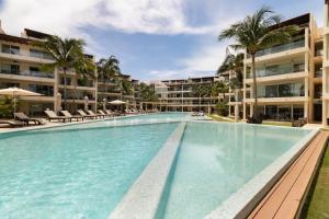 Private Beach club-Penthouse for large groups