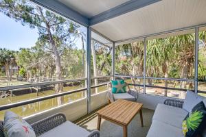 Outdoor Oasis Canal-Front Home in Crystal River