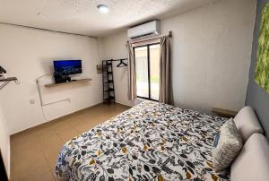 1BR in Villas Marlin, beach access and pools