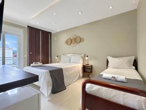 200m from the Beach 9 Qts AC Pool Grill