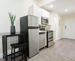 Centrally Located Loft Walk Anywhere Pets OK