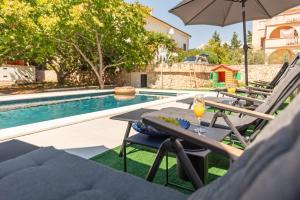 Villa Pagus with pool and private parking