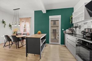 Green Oasis New Apartment