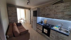 Яровиця кімната та кухня студія