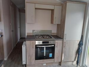 Lovely 6 Berth Caravan With Decking At Haven Skegness, Lincolnshire Ref 88037Ob