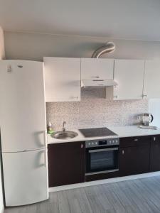 Яровиця 10 поверх з видом у двір