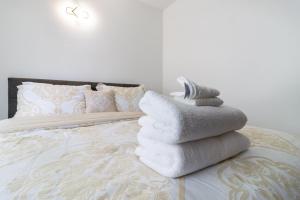 Modern 3BR in Tatu City With Pool