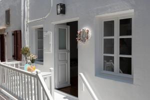 Matogianni Rooftop Getaway in Mykonos Town I Beyond Blue Villas