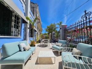 Iconic Centro Retreat Walk to Beach & Dining