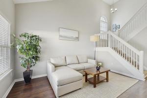 Eagles Landing --- 5 Jenna Ln