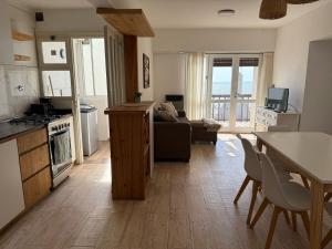 Bolivar y Guemes. Vista al mar.