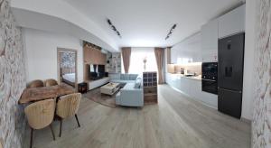 Charming one bedroom suite with balcony & parking