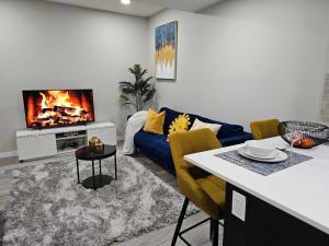 Cozy and Luxurious 2 Bedroom Basement Suite in SouthWest, AB