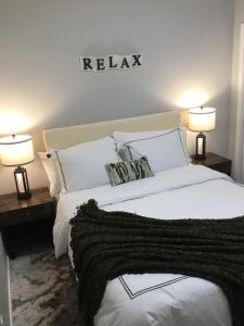 Cozy 2BDRM guest Suite near Spruce Meadows SW Calgary