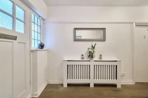 Deluxe Double Room in South Croydon