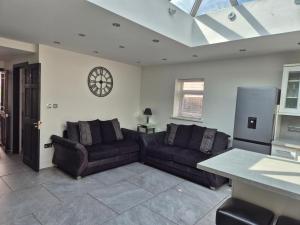 Cardiff city centre house - Sleeps 6