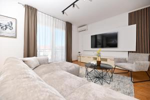 Villa Ines with Pool by the beach