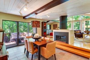 Woodsy Mountain Home Escape Walk to Marina! - 3hvězdičkové hotely ve městě Mountain Home