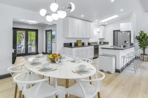 Golden Palms - 68904