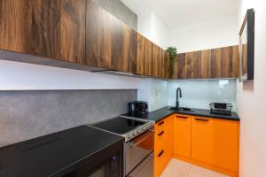 Lakeside Studio Apartment