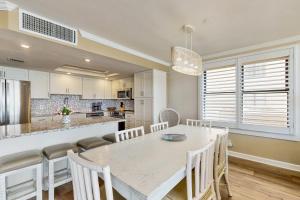 Surfmaster by the Sea 208