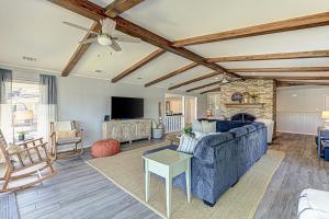 2BR House on Lake with Dock, Deep Water and Boat Slip