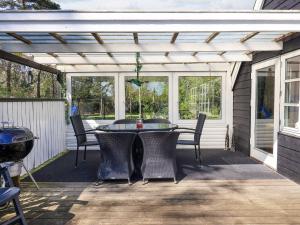 6 person holiday home in Hals-By Traum