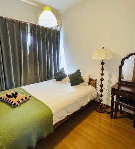 Yun jian Designer Entire House for 8 with 7 Beds 4 Bedrooms Near Public Transport 3 min Walk &Balcony Kitchen Free Parking &2 Toilets 1 Bath