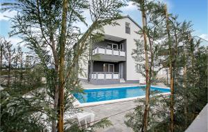 1 Bedroom Lovely Apartment In Vrsi