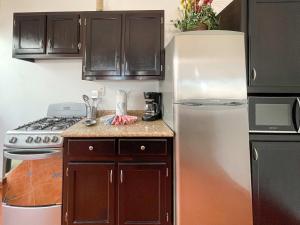 Mexican Ambience Townhome with Pool 28