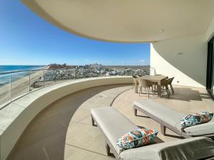 2BR Beachfront Retreat with Amazing Views
