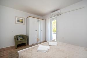 Family friendly house with a parking space Sukosan, Zadar - 6123