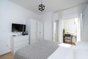 Apartments by the sea Bibinje, Zadar - 22075