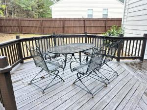 Cozy 5-Bedroom Home with Spacious Deck