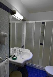 Camera Tripla Standard