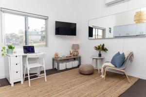 COZY BEACH FRONT STUDIO WITH AIRCON