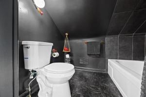 Top Floor Apt Near Churchill Downs & Expo Center
