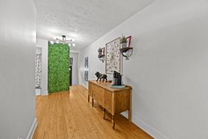 Modern Apartment with Parking & Prime Location