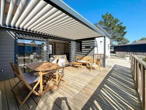 Chalets Chalet de Standing avec Piscine Chauffee, a 300m de la Plage - 6 Couchages, WiFi Gratuit - FR-1-361-474 : photos des chambres