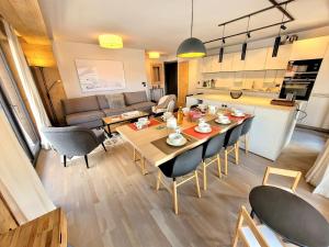 Appartement spacieux skis aux pieds, centre village, 8 pers, parking - FR-1-598-188