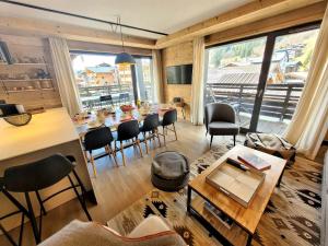 Appartement spacieux skis aux pieds, centre village, 8 pers, parking - FR-1-598-188