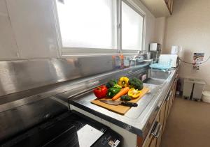 Furano House, 1F Apartment, 2 Bedrooms, Max 7PP, Near JR, Group Travel, Onsite Parking