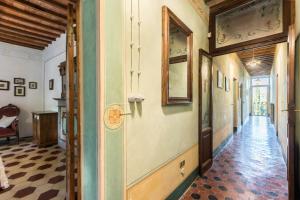 Historic Villa With Pool Near Cortona